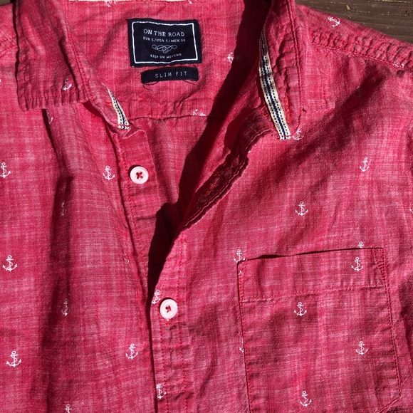 Button down tee, slim fit - Picture 2 of 3